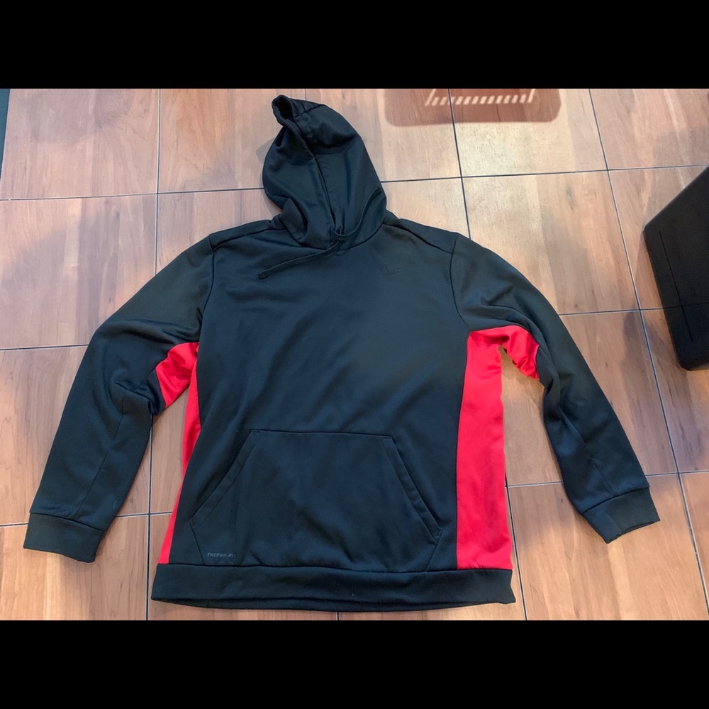 Nike therma fit hooded sweatshirt